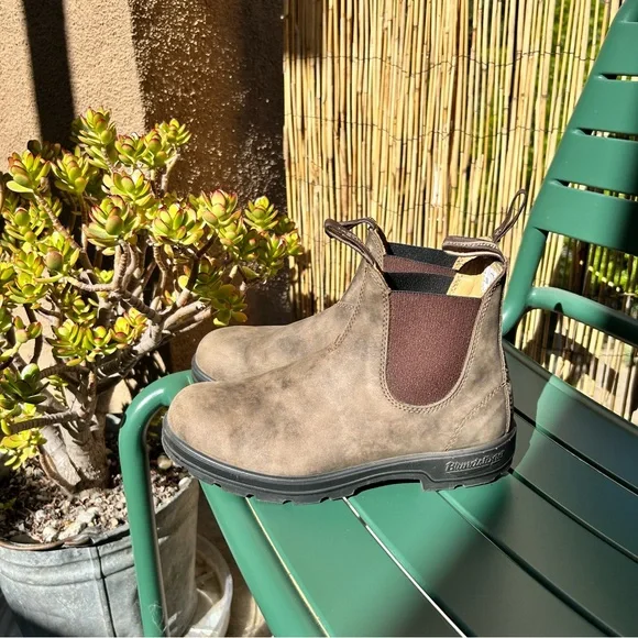Blundstone #585 Women’s Rustic Brown Chelsea Boots - Picture 3 of 7